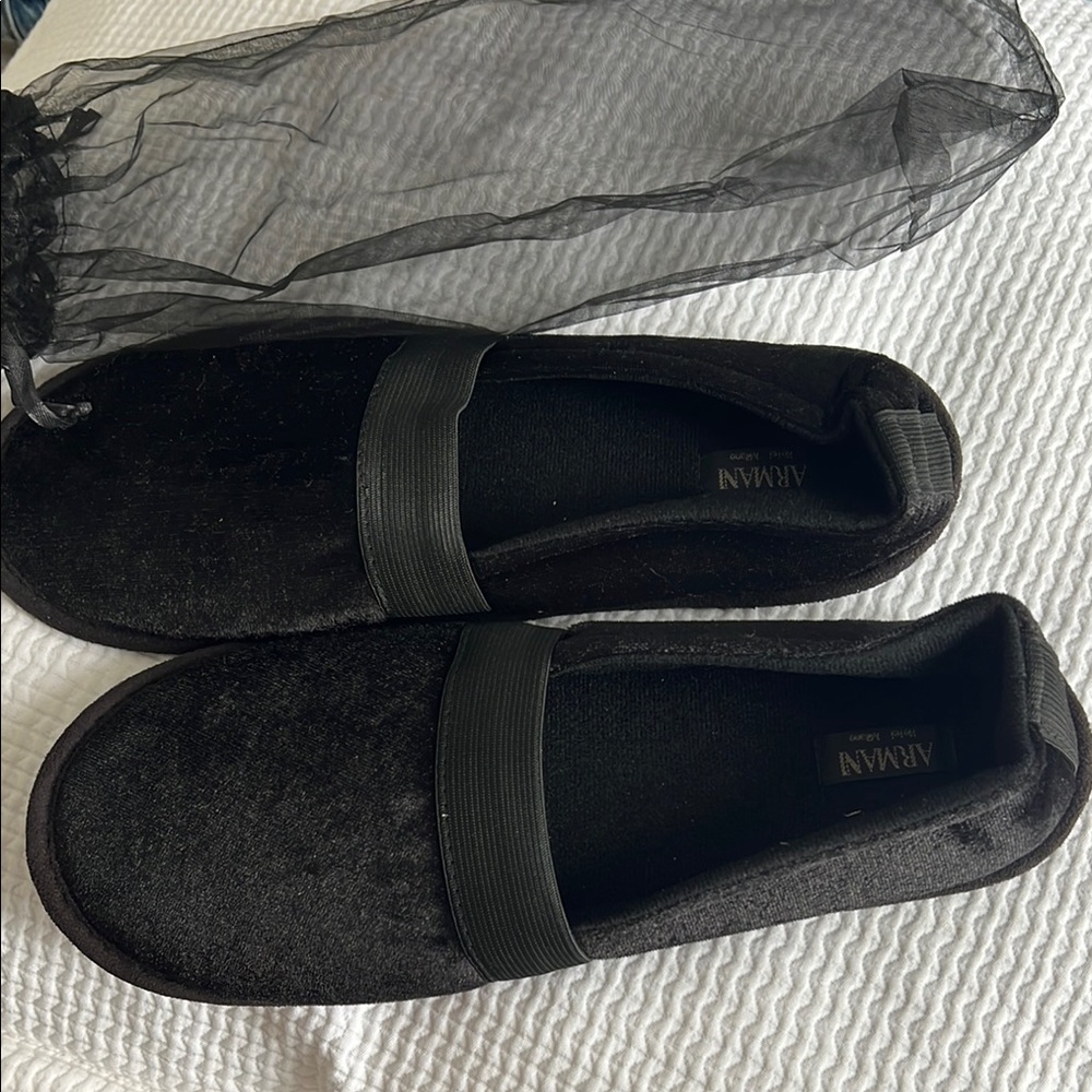 New Armani Velvet Slippers Mens With Carrying Case, Fits Men’s Size US 8.5-9.5